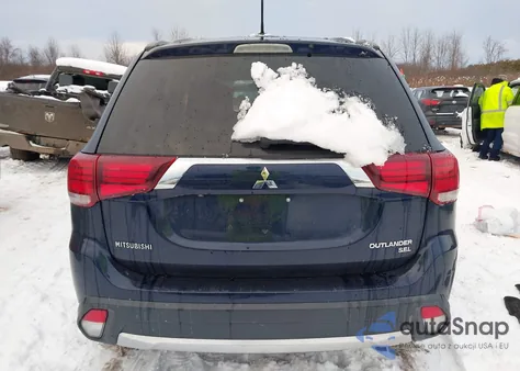 2016 Mitsubishi Outlander Es/Se/Sel z USA, uszkodzony, nr VIN JA4AZ3A31GZ018057